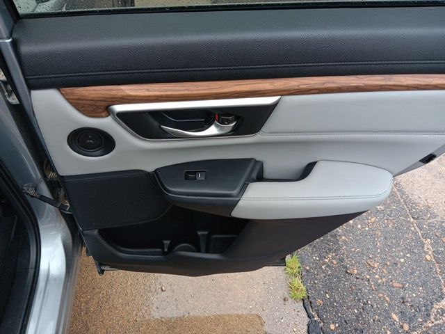 2019 Honda CR-V Touring photo 23