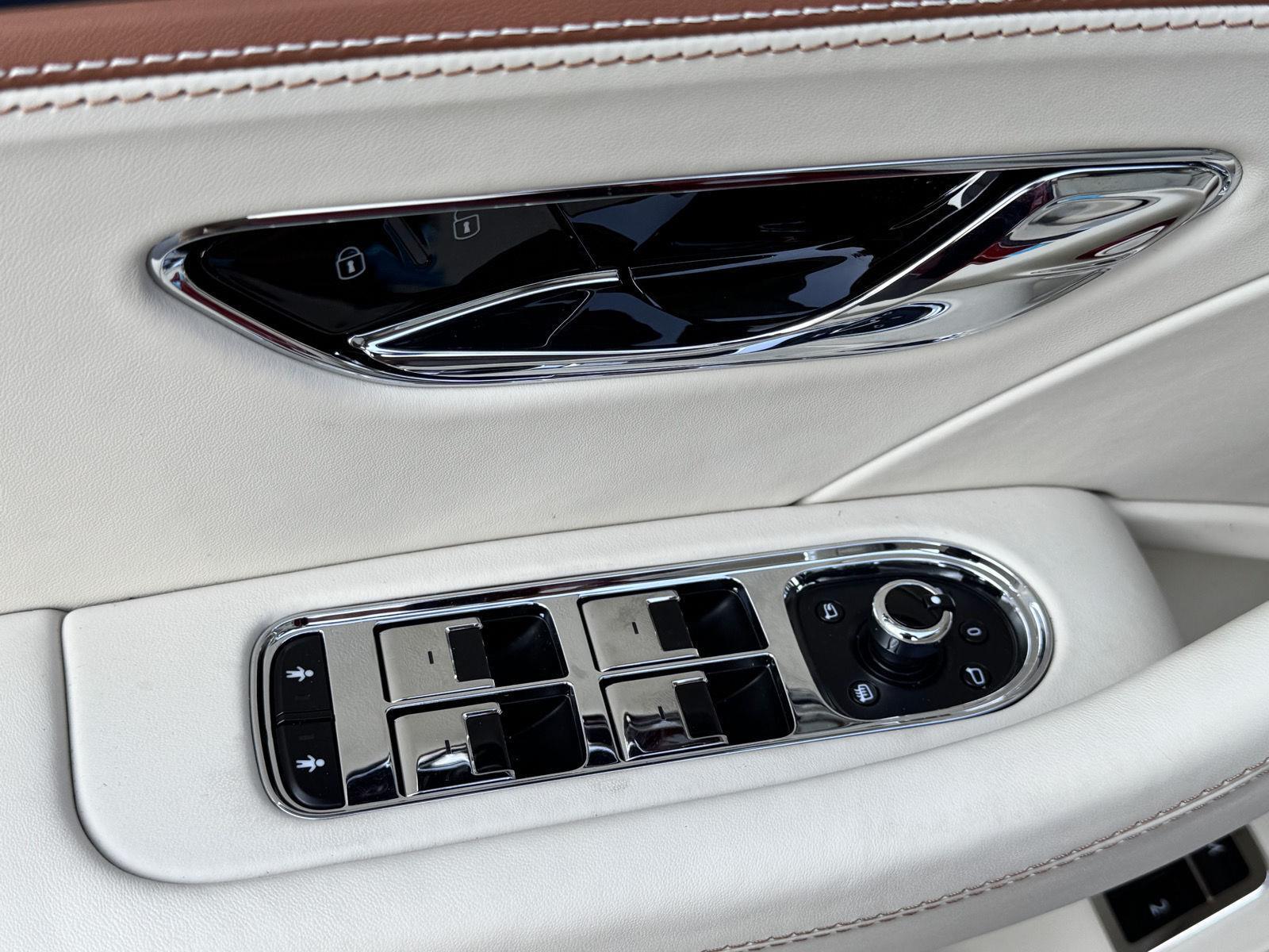 2026 Bentley Flying Spur photo 14