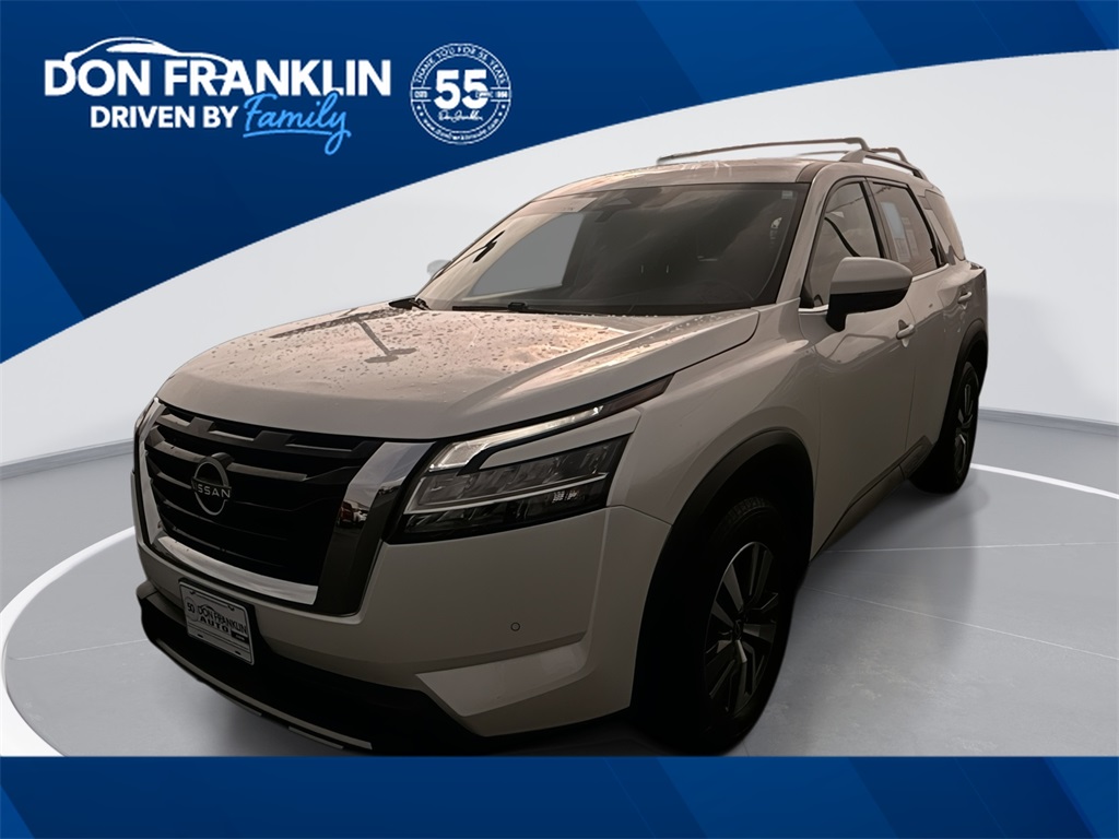 2023 Nissan Pathfinder SL's photo