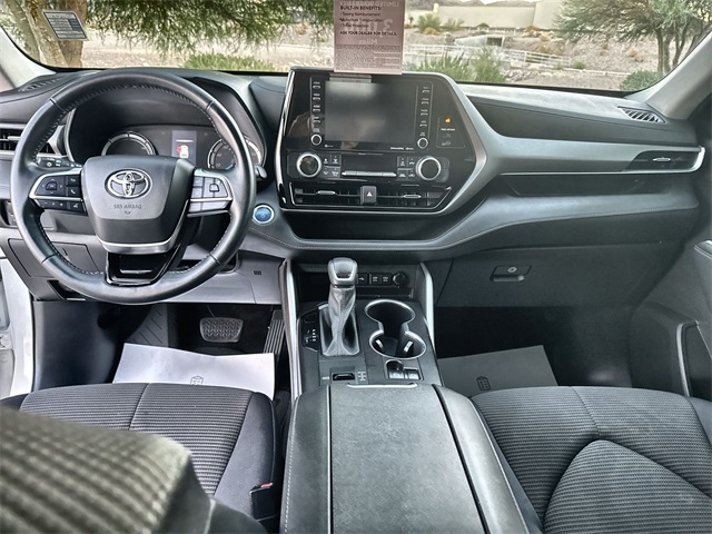 2021 Toyota Highlander Hybrid LE photo 14