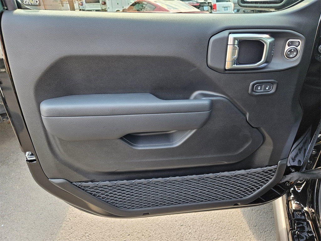 2025 Jeep Gladiator Mojave photo 10