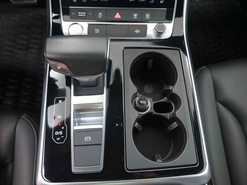 2019 Audi Q8 line Premium Plus photo 2