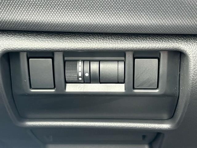 2025 Subaru Forester Premium Base photo 16