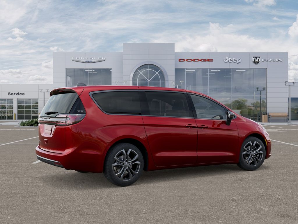 2026 Chrysler Pacifica photo 4