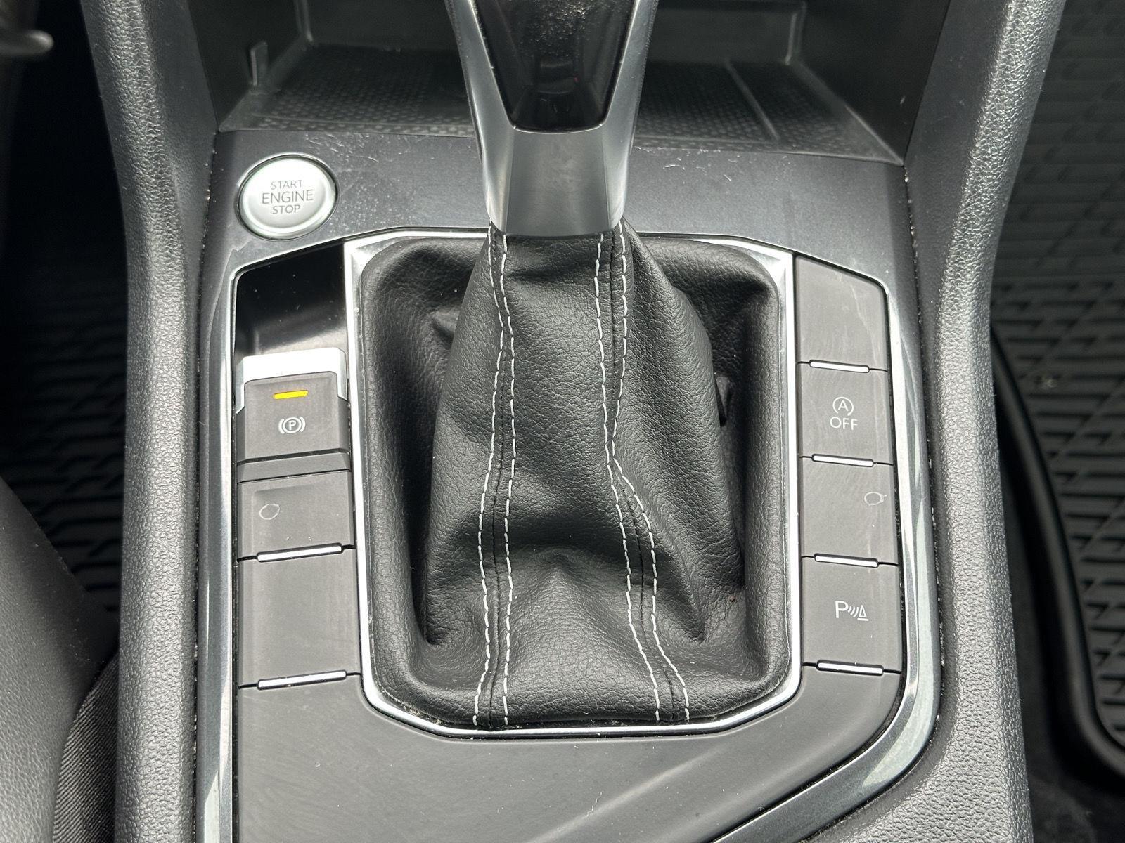 2022 Volkswagen Tiguan SE R-Line Black photo 25
