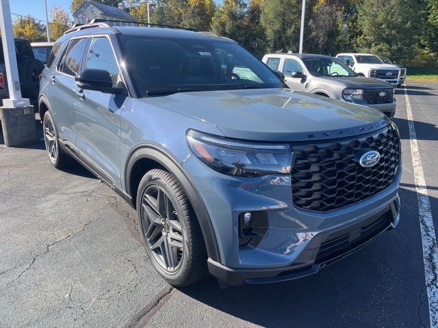 2026 Ford Explorer ST photo 3