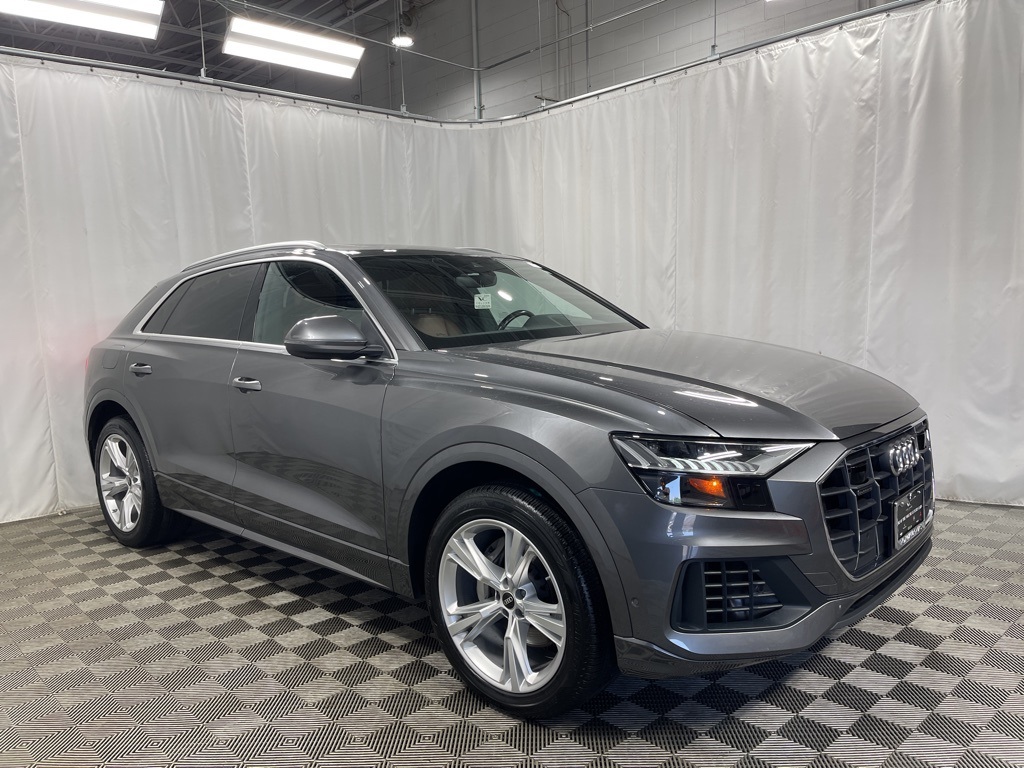 2022 Audi Q8 55 Premium Plus photo 2