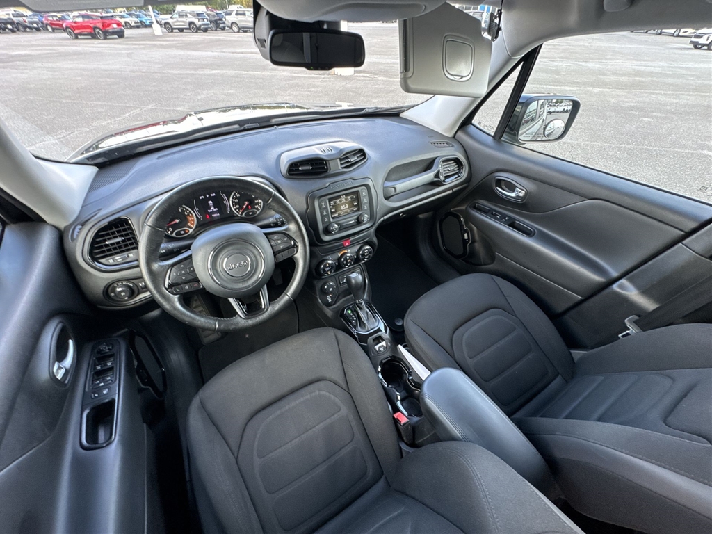 2017 Jeep Renegade Latitude North Edition photo 10
