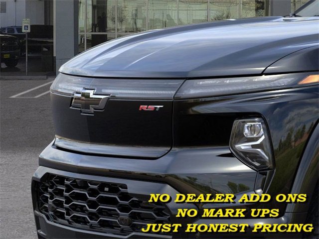 2024 Chevrolet Silverado EV RST photo 13
