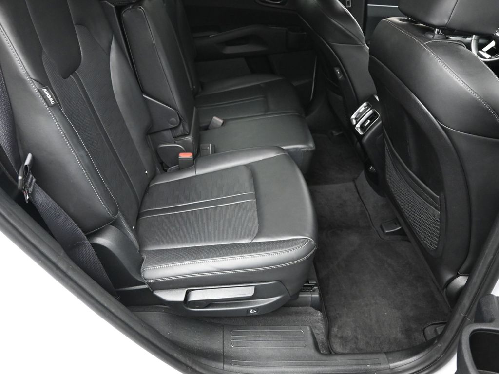 2024 Kia Sorento S photo 6