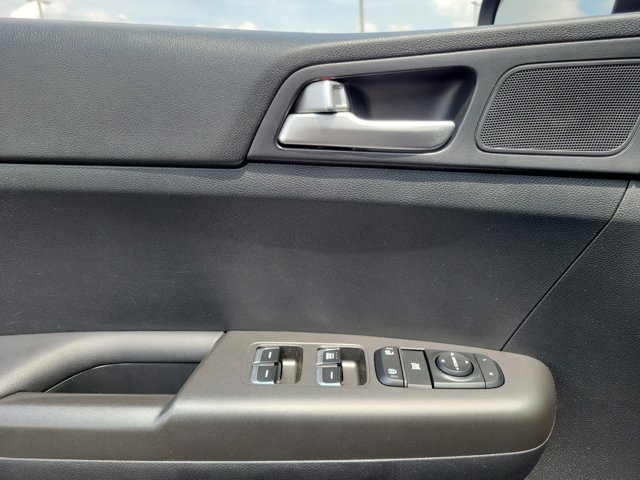 2020 Kia Sportage LX photo 16