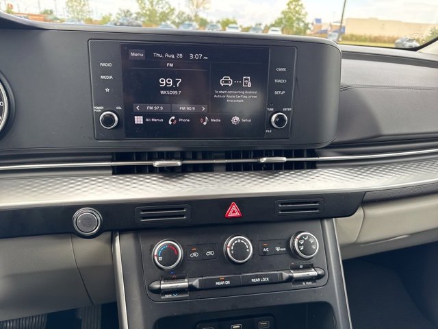 2024 Kia Carnival LX photo 12