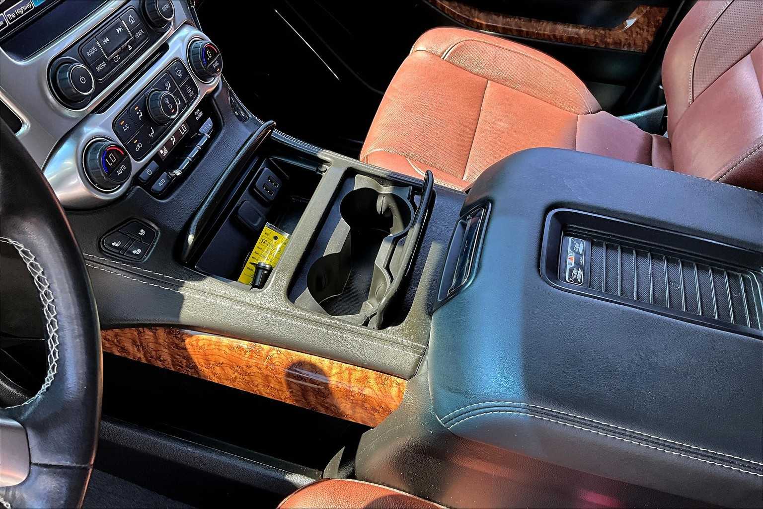 2019 Chevrolet Suburban Premier photo 16