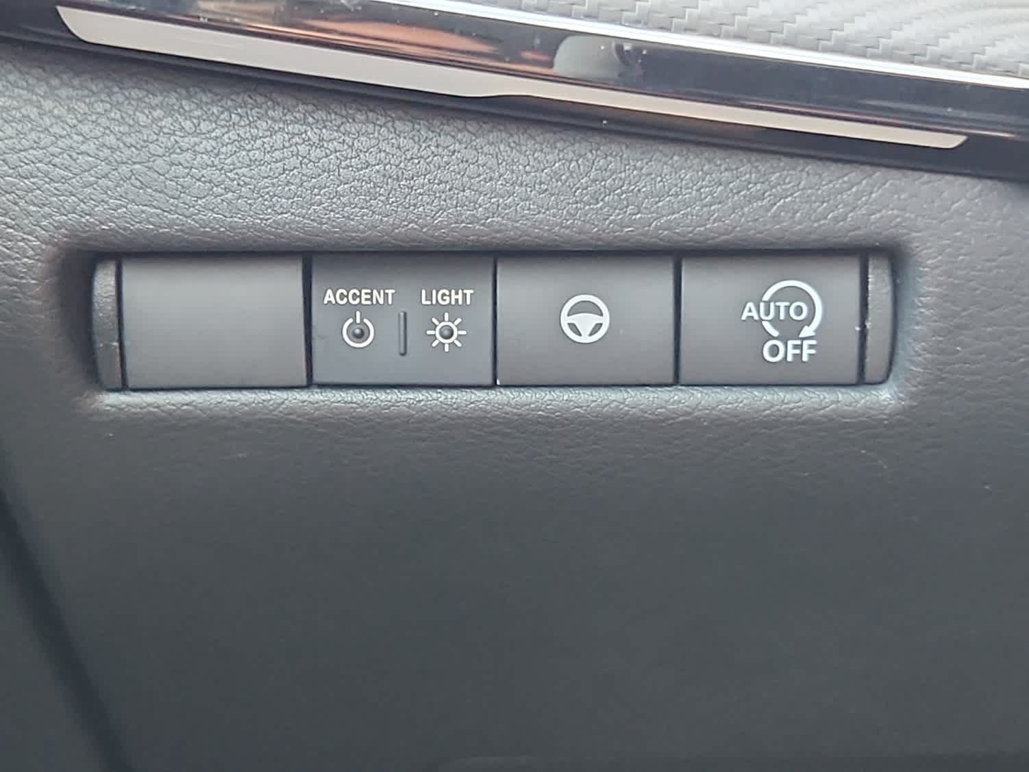 2025 Nissan Kicks SR photo 16