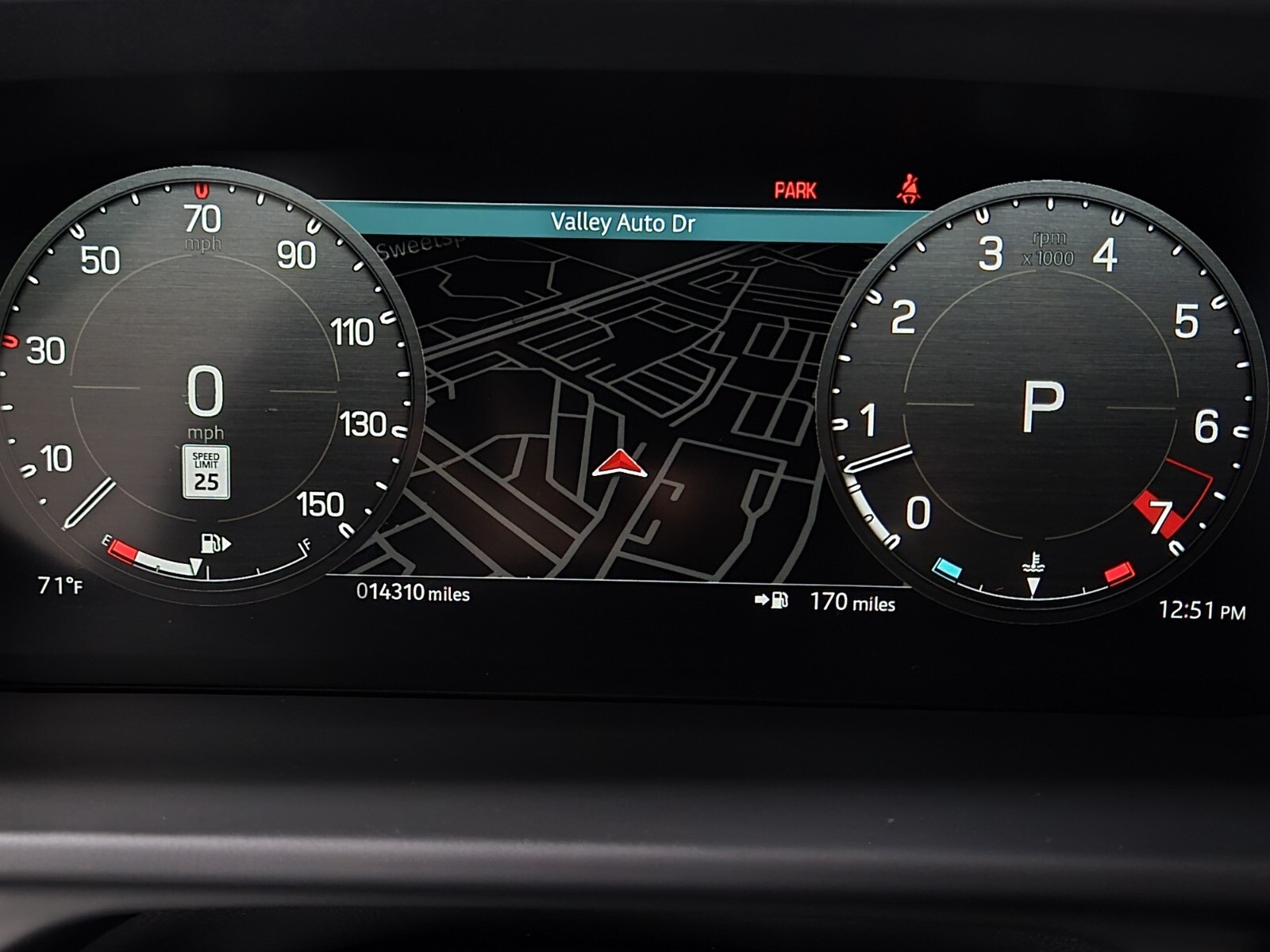 2024 Land Rover Defender 110 S photo 29