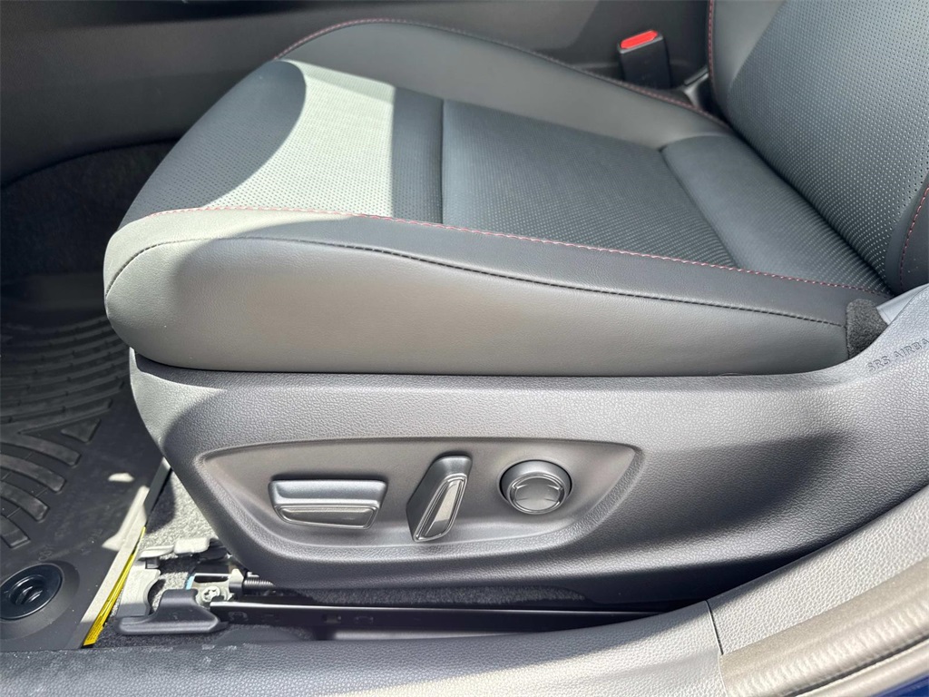 2025 Toyota Prius Plug-in Hybrid XSE Premium photo 9