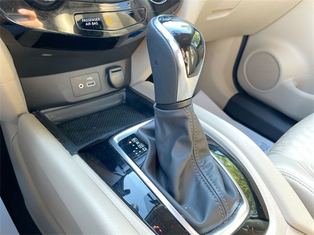 2018 Nissan Rogue SV photo 27