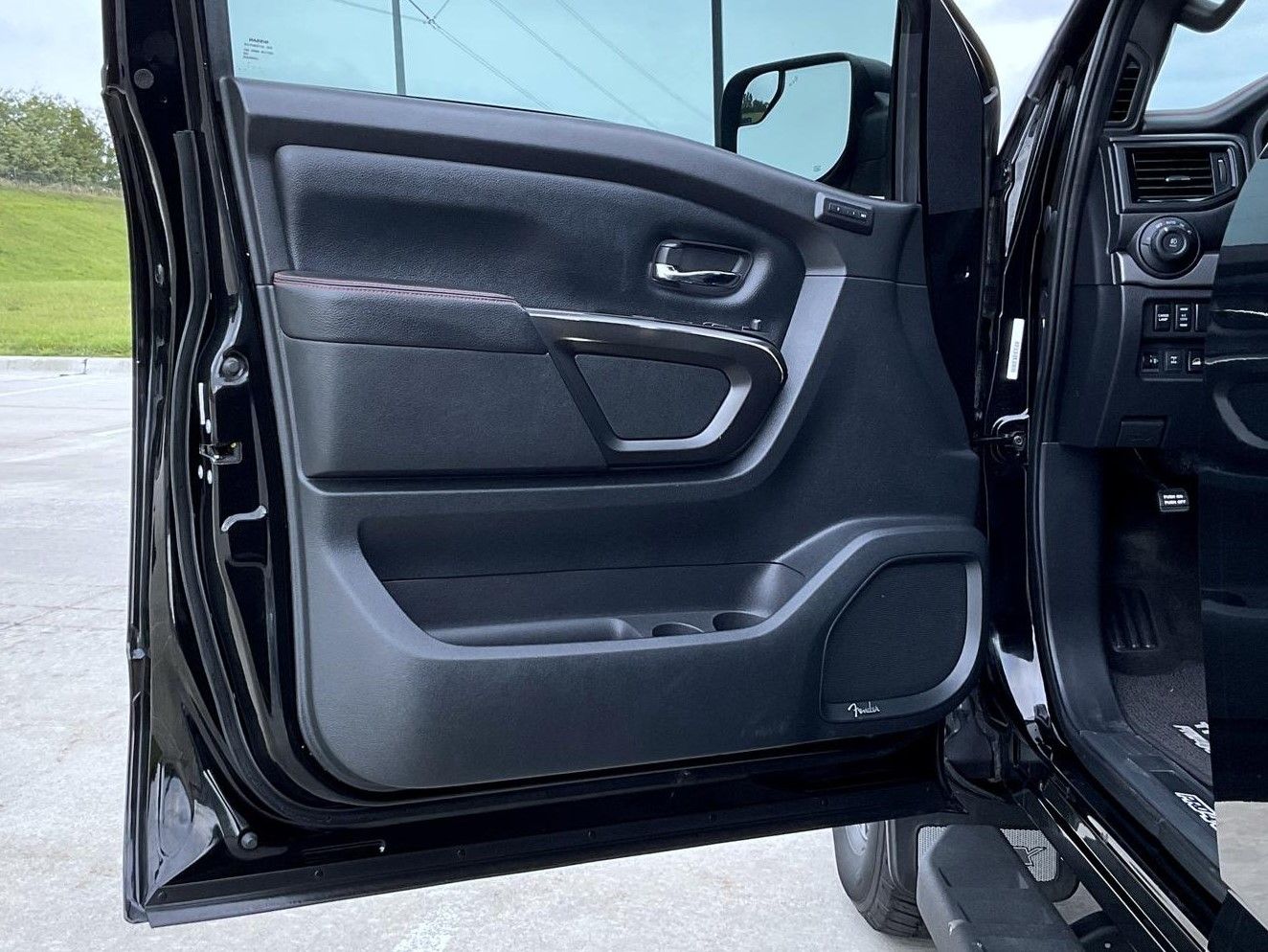 2020 Nissan Titan PRO-4X photo 9