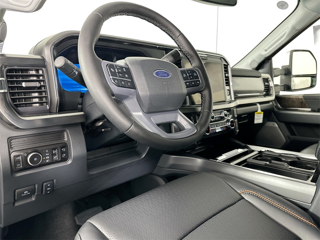 2025 Ford F-250 Lariat photo 9