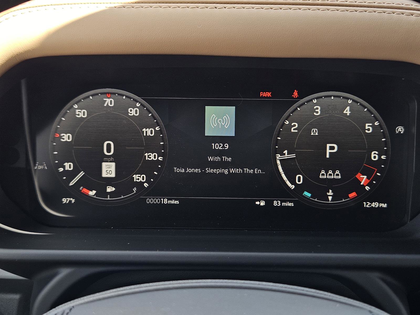 2025 Land Rover Defender 110 V8 photo 14