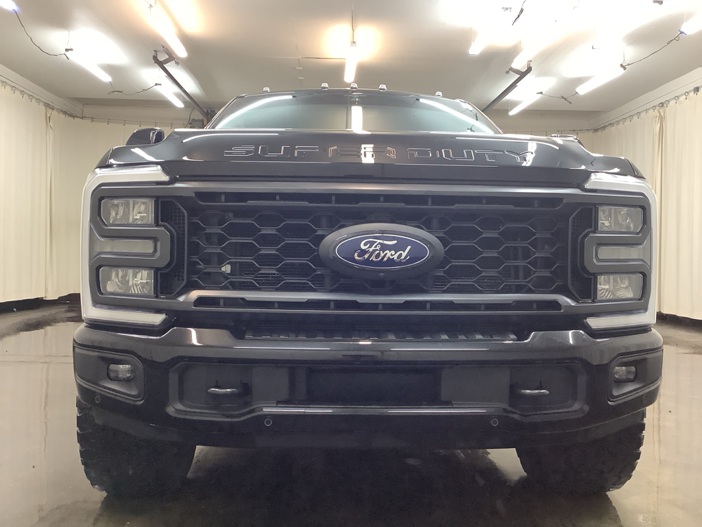 2023 Ford F-250 Lariat photo 9