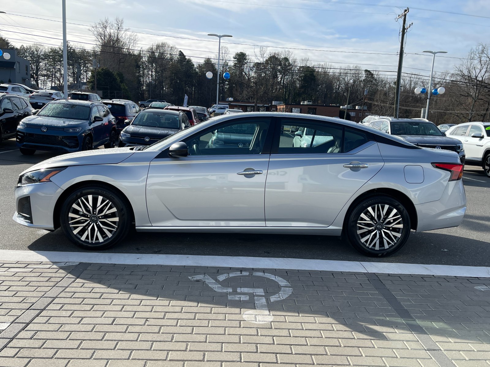 2025 Nissan Altima SV's photo