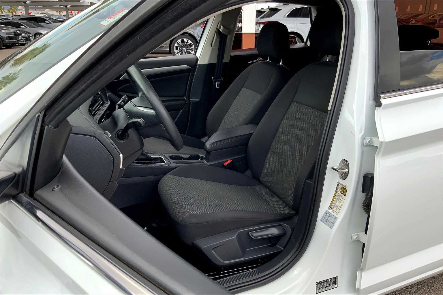 2021 Volkswagen Jetta S photo 4