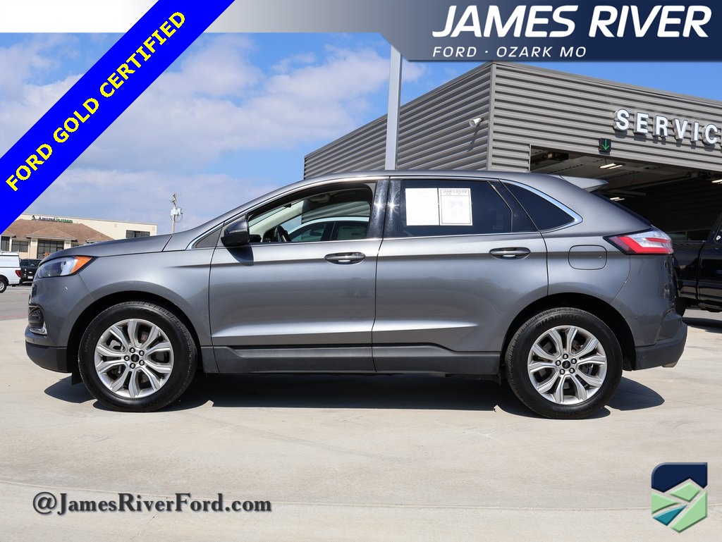 2024 Ford Edge Titanium photo 2