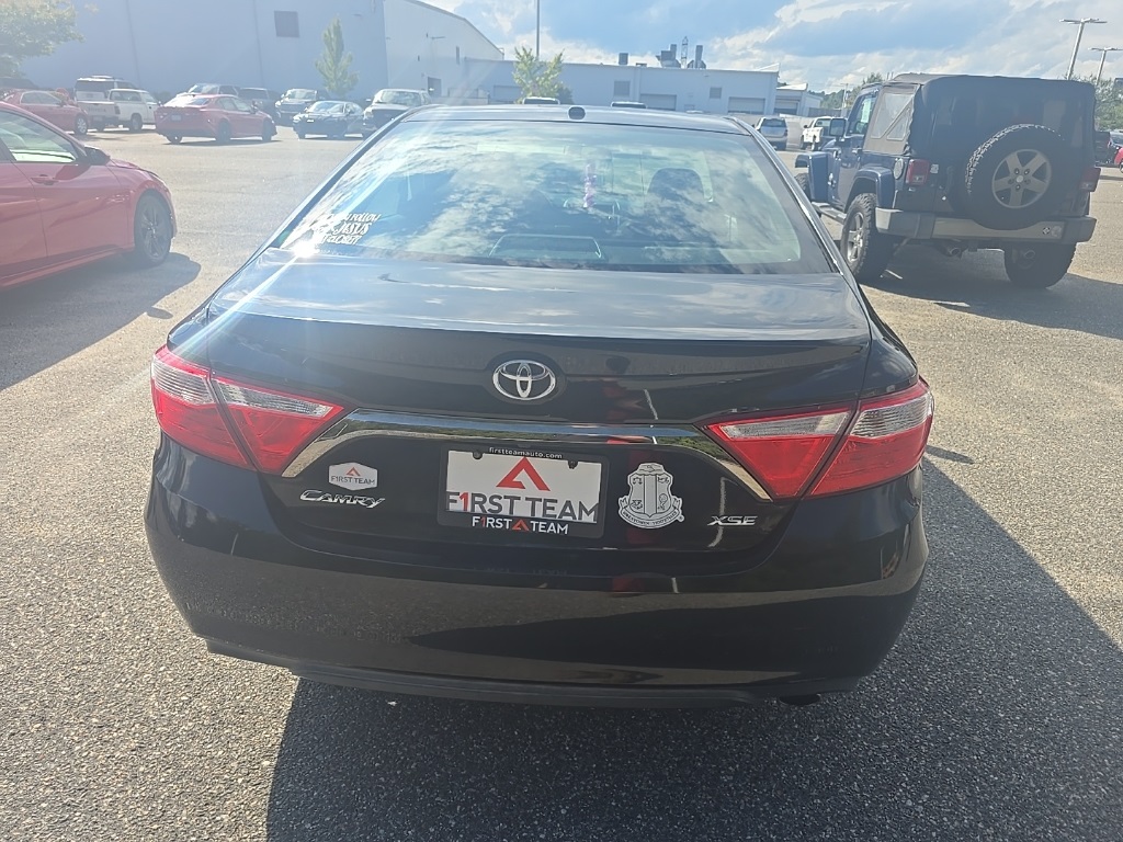 2016 Toyota Camry XSE photo 5