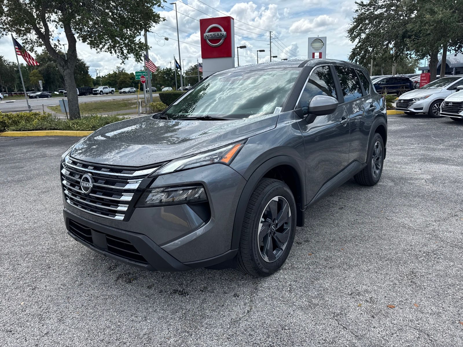 2026 Nissan Rogue SV photo 2