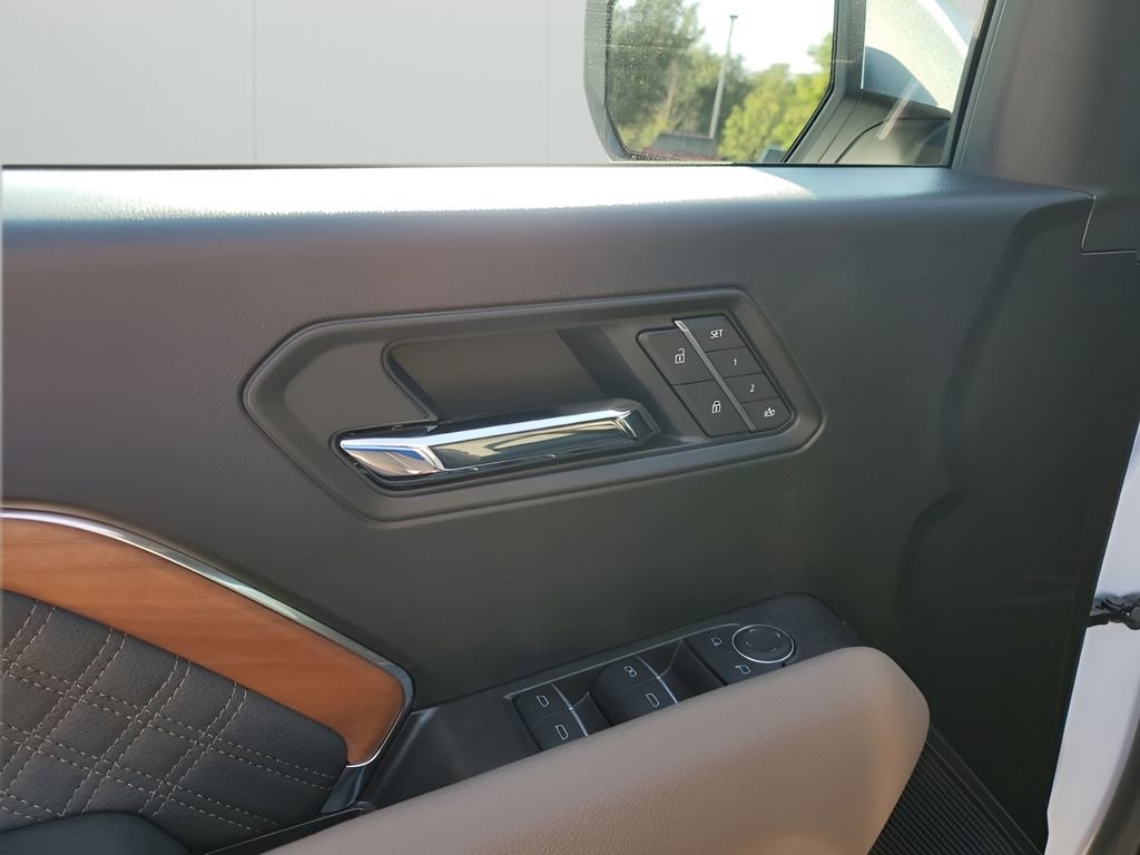 2025 Gmc Canyon Denali photo 26