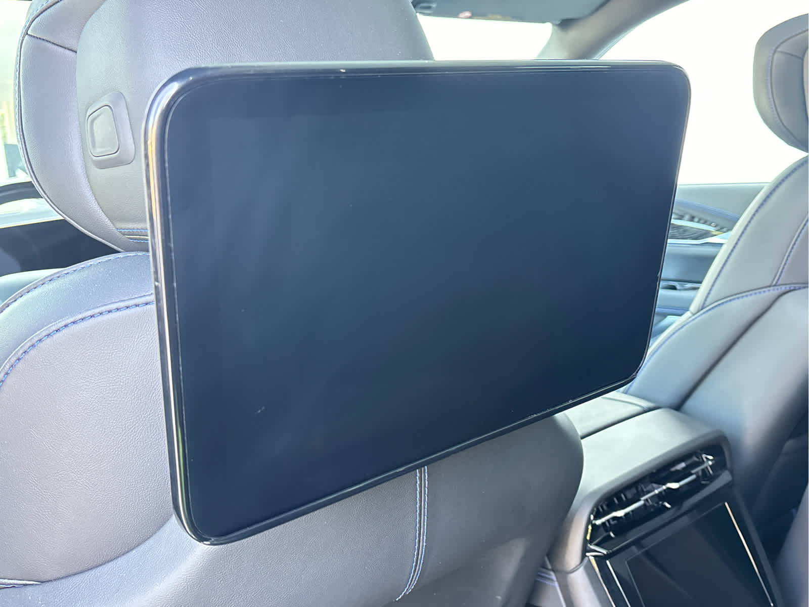 2025 Cadillac Escalade IQ Luxury photo 11