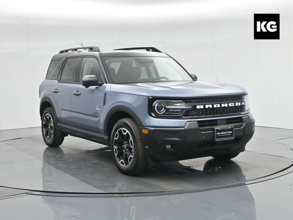 2025 Ford Bronco Sport Outer Banks's photo