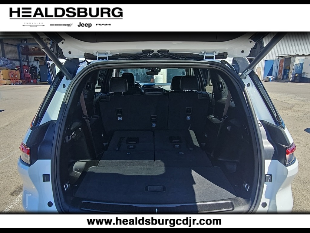 2024 Jeep Grand Cherokee Altitude photo 12