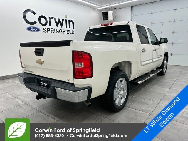 2011 Chevrolet Silverado 1500 LT photo 2