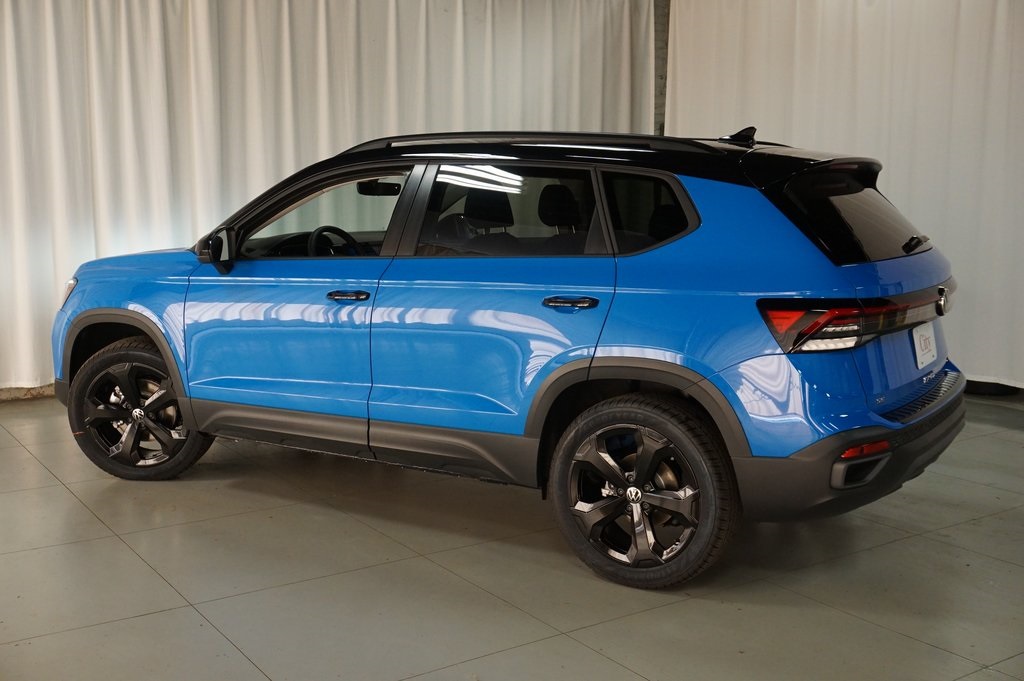 2025 Volkswagen Taos SE photo 7