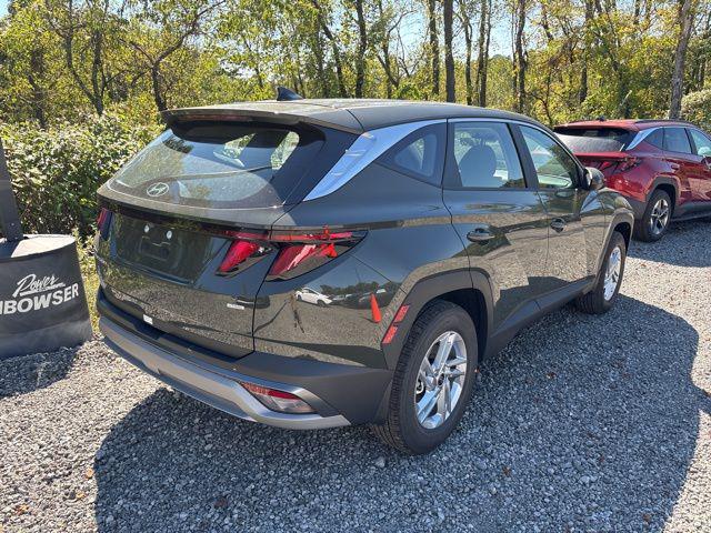 2026 Hyundai Tucson SE photo 3