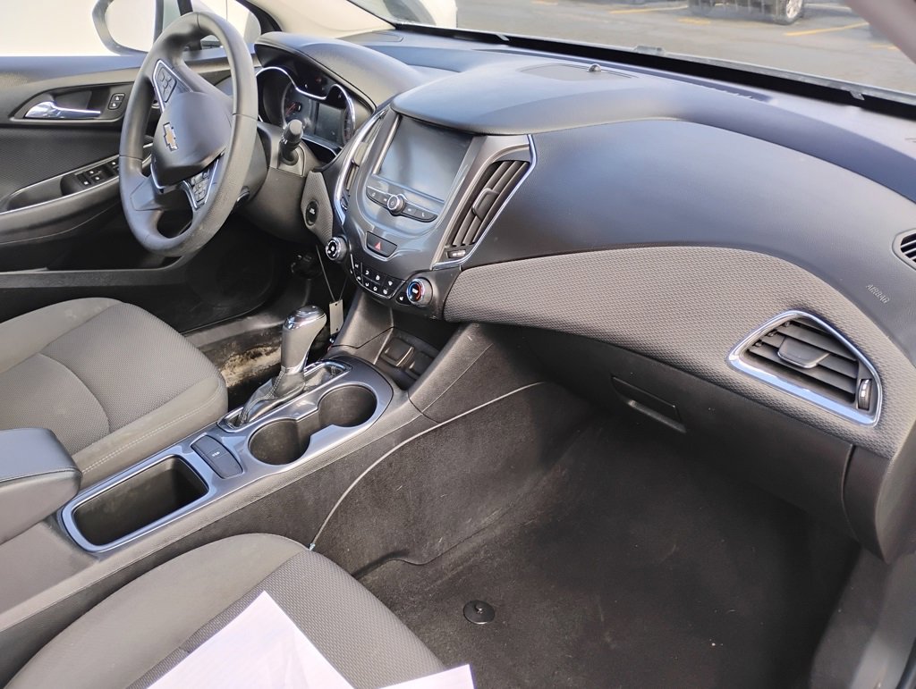 2016 Chevrolet Cruze LT photo 4