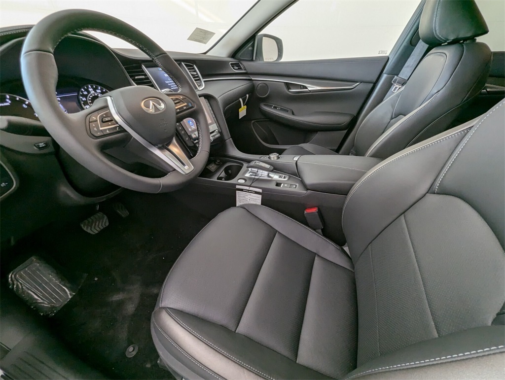 2025 Infiniti QX50 Luxe AWD photo 6