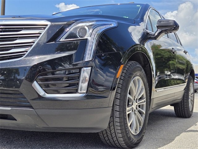 2019 Cadillac XT5 Luxury photo 2
