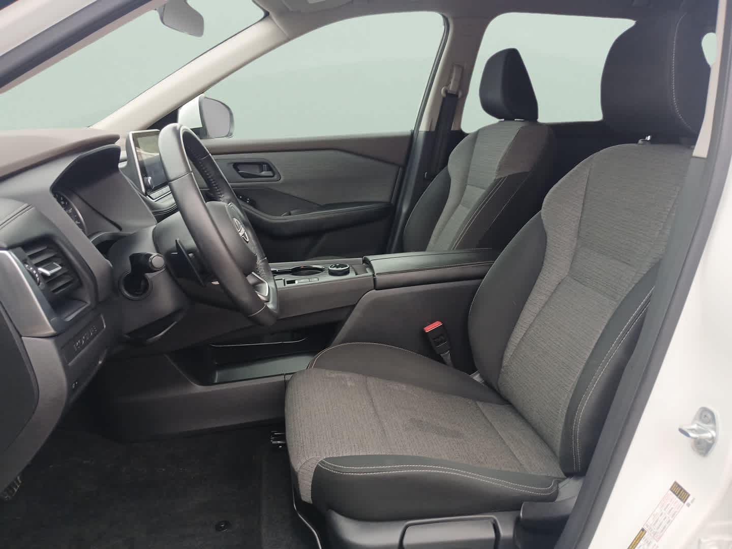 2022 Nissan Rogue S photo 10
