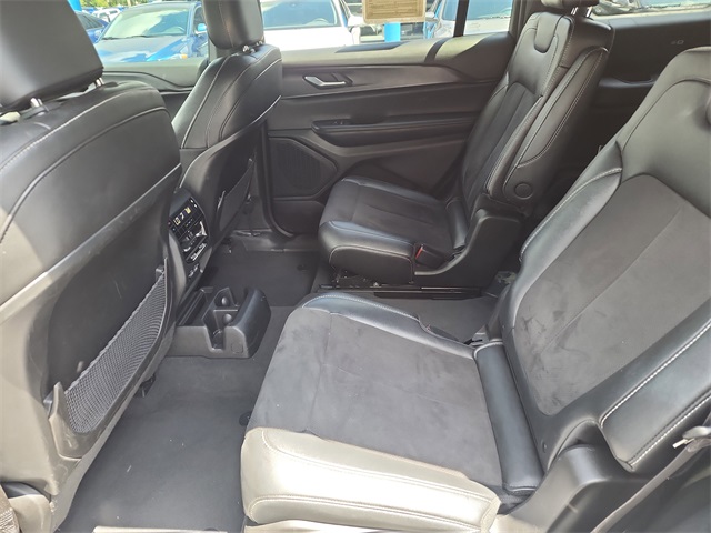2023 Jeep Grand Cherokee Laredo Altitude photo 15