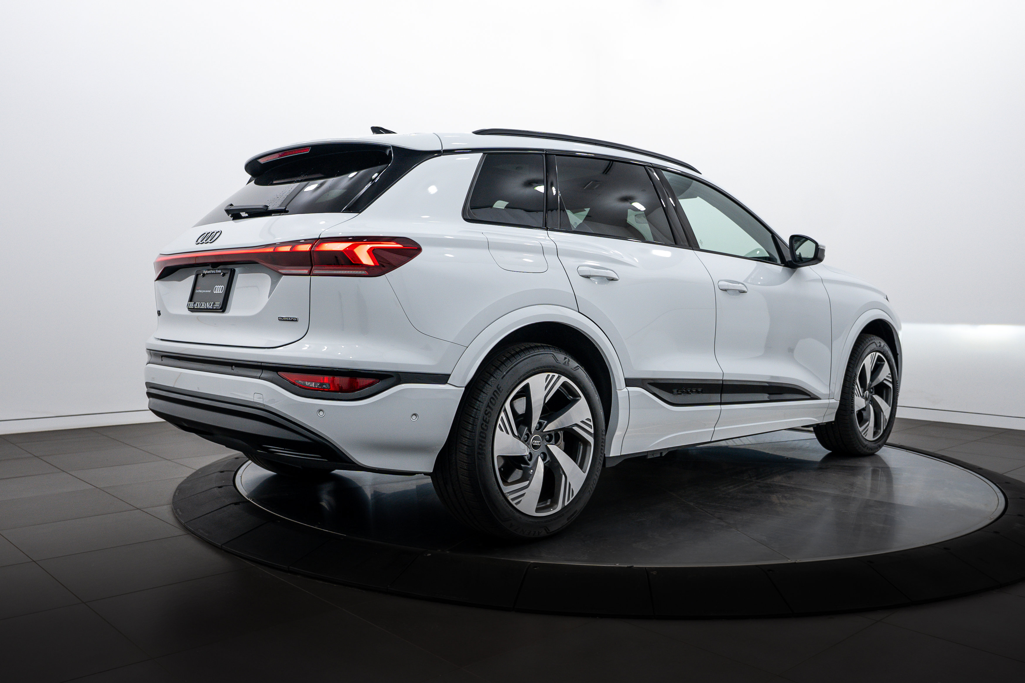 2025 Audi Q6 E-tron Premium Plus photo 4