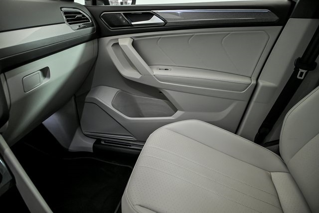 2024 Volkswagen Tiguan SE R-Line Black photo 18