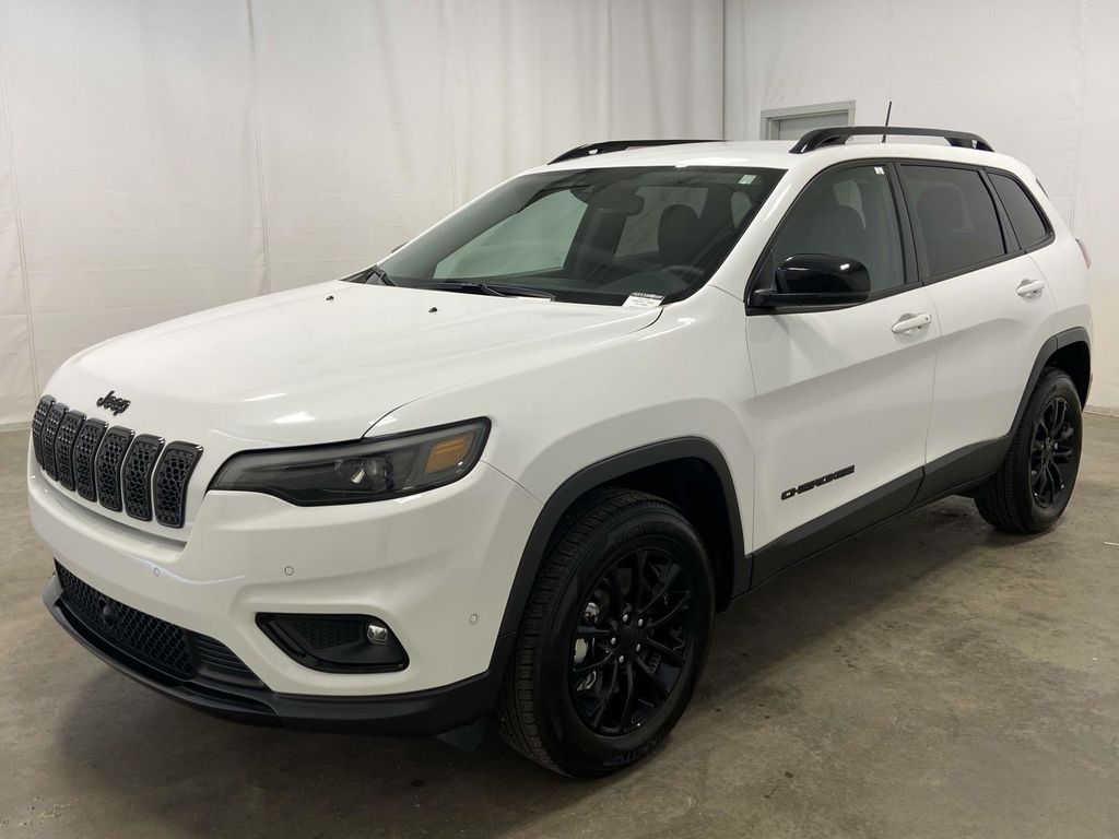2023 Jeep Cherokee Altitude photo 4