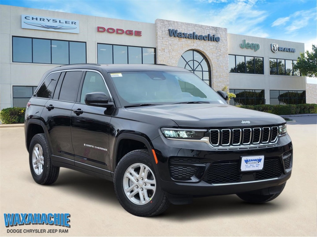 2025 Jeep Grand Cherokee Laredo's photo