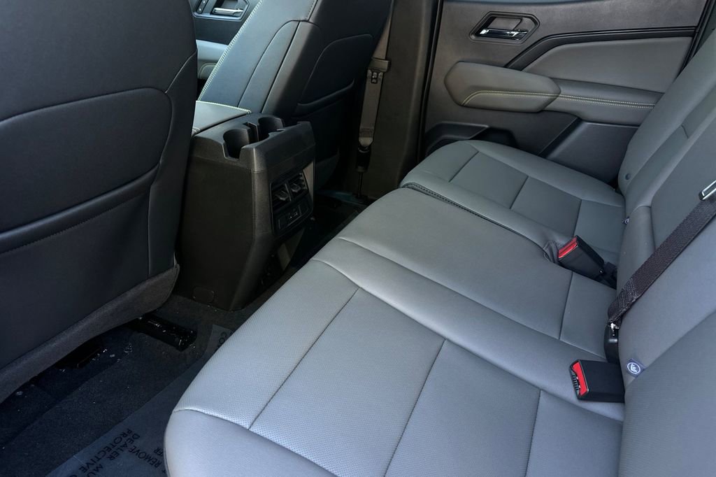 2025 Chevrolet Colorado ZR2 photo 13