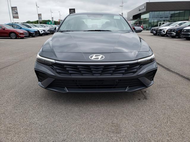 2025 Hyundai Elantra Hybrid Blue photo 2