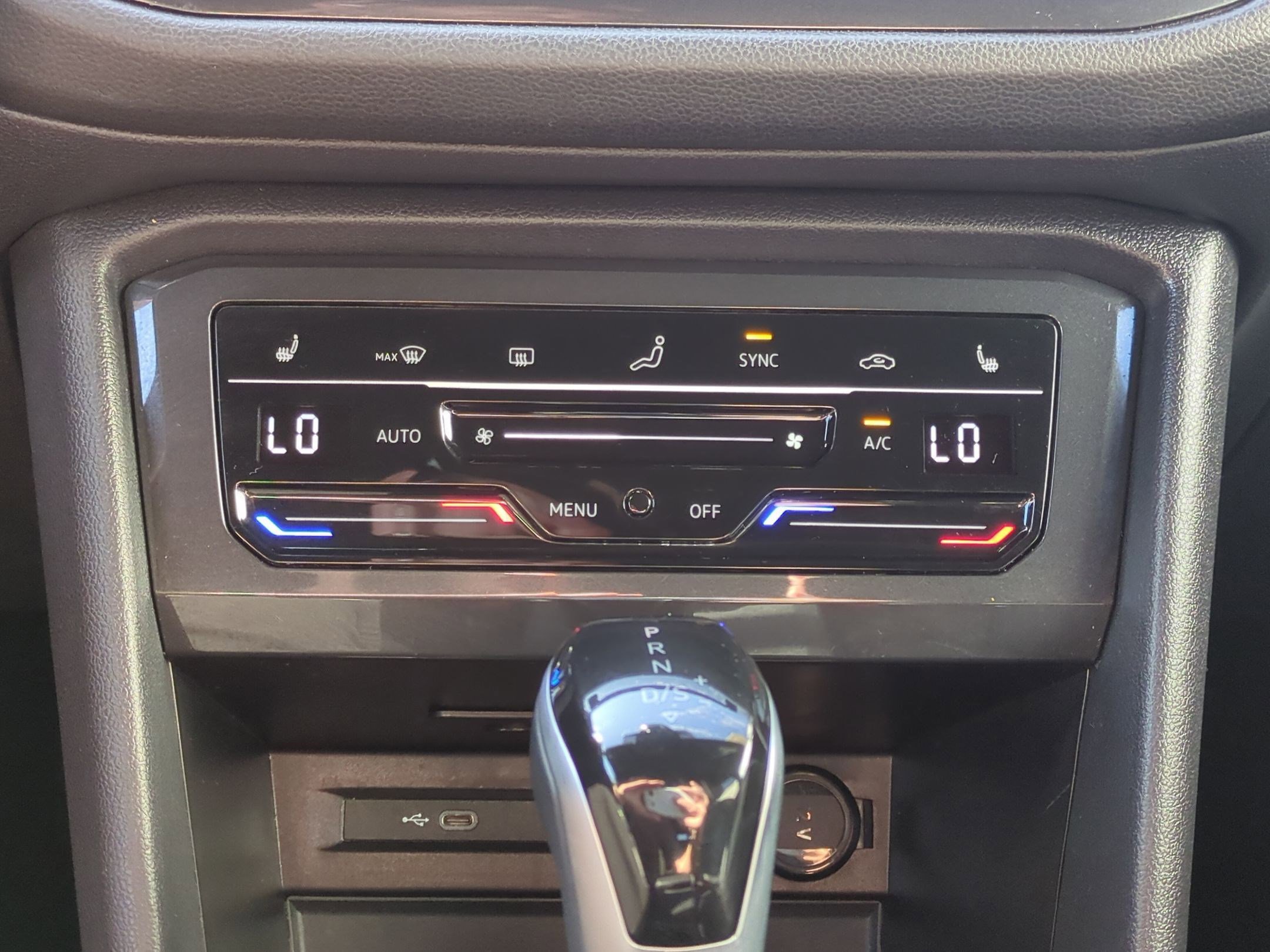 2024 Volkswagen Tiguan SE R-Line Black photo 19