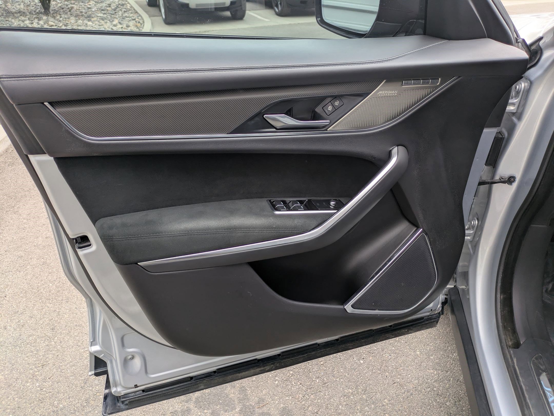2022 Jaguar F-PACE SVR photo 11